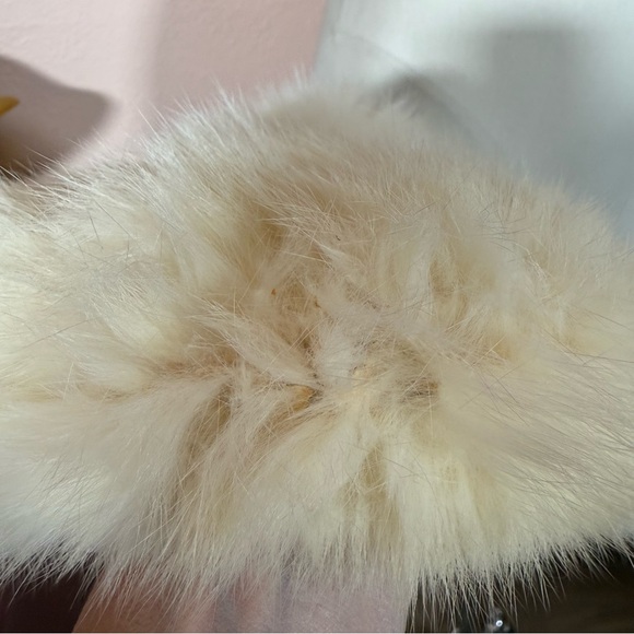 Vintage 1940’s White Rabbit Fur Barrett Winter Hat with Pom Pom - Picture 12 of 15